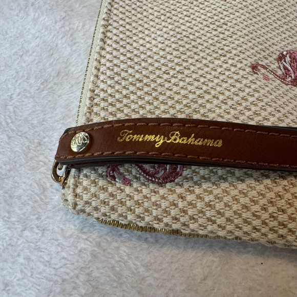 Tommy Bahama Wristlet Clutch Womens Beige Flamingo Embroidered Linen Zip Top - Picture 4 of 10